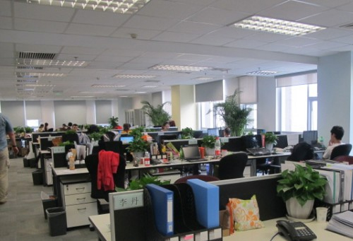 Meta擬將AI智慧眼鏡產能翻倍，消費電子ETF(561600)備受關注