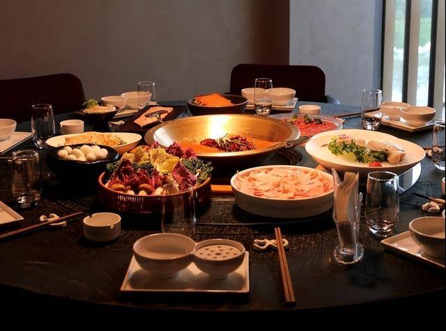 火鍋經濟“熱辣”升騰：平安融易四川分公司以金融“底料”滋養產業鏈