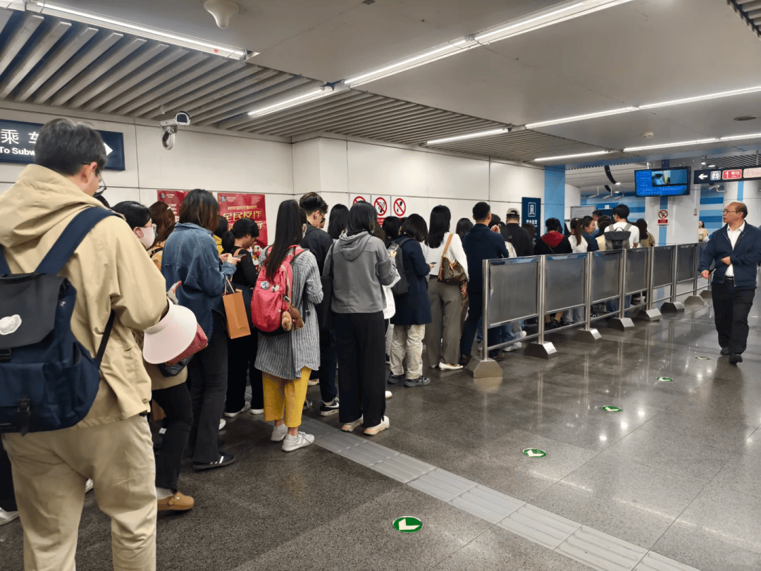 覺醒的中產女性，破產的包治百病