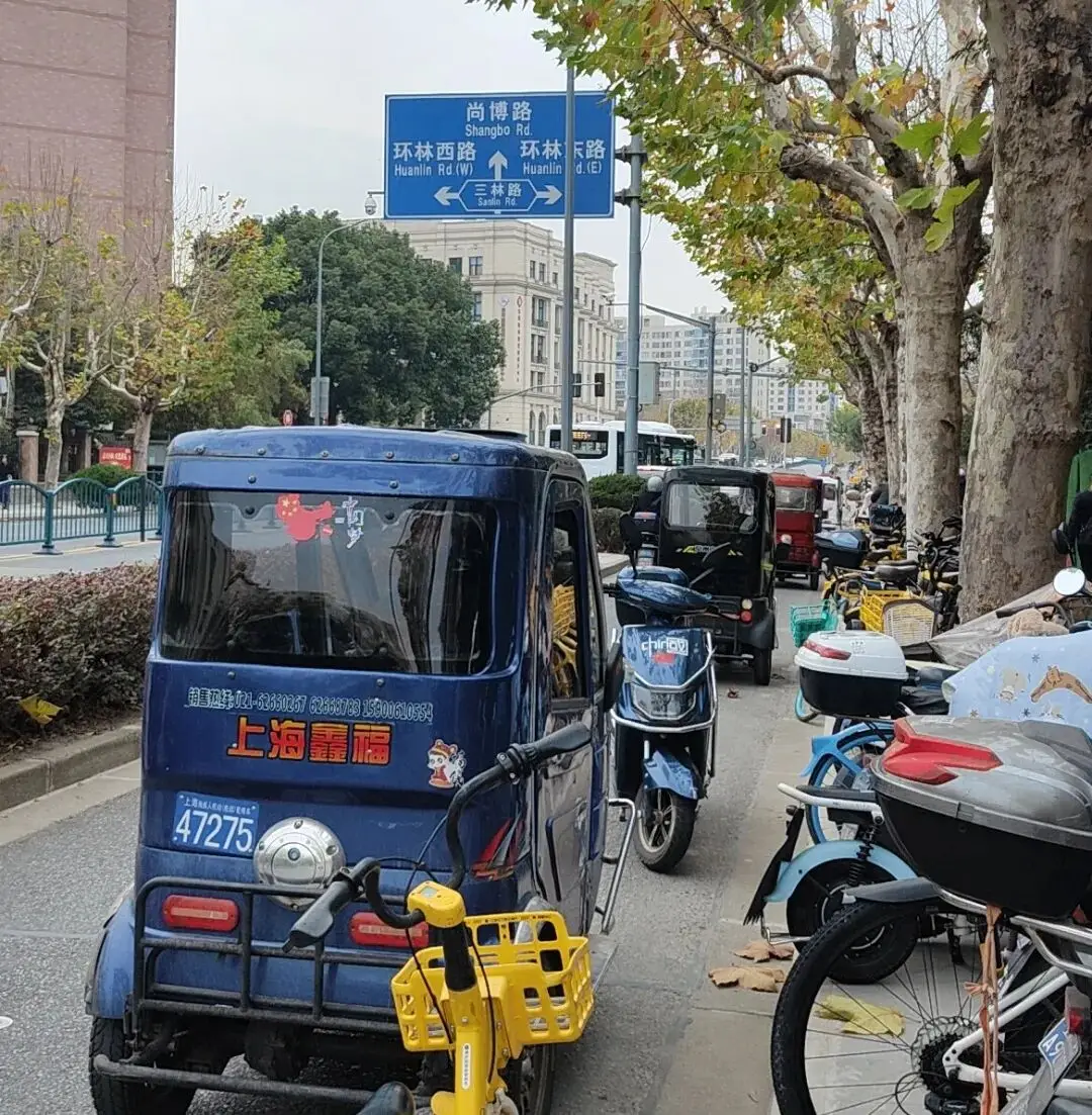 “執法車一走，馬上就亂！”滬上地鐵站外屢現“貓鼠遊戲”，市民“很愁很揪心”